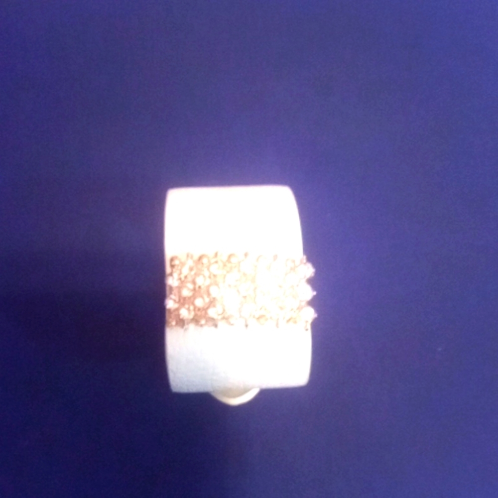 Women's bracelet